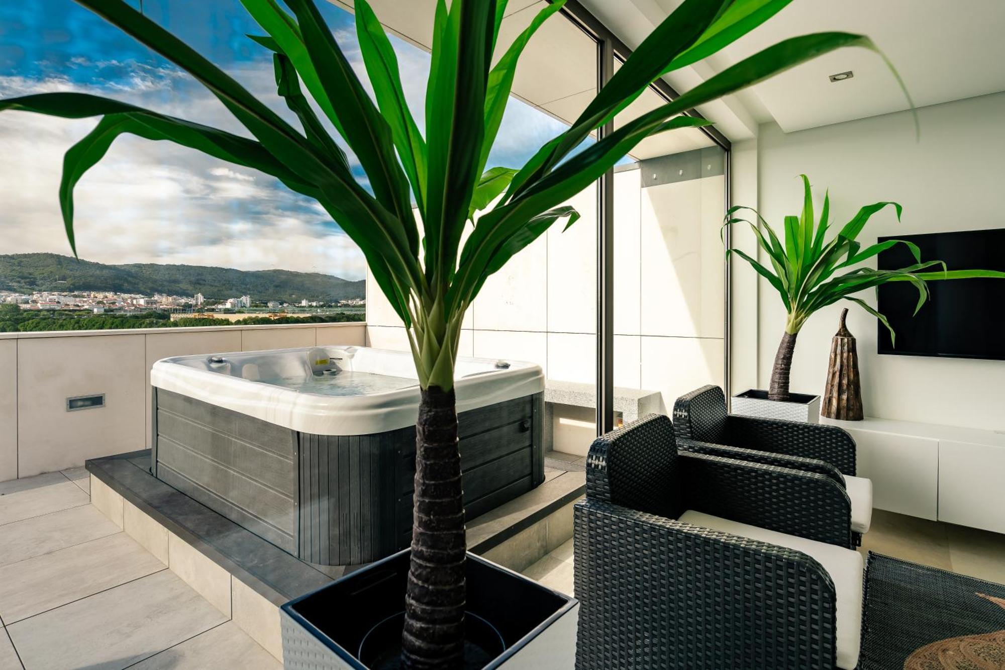 River Town View - Luxury Apartment With Jacuzzi On Terrace Viana do Castelo Exterior photo