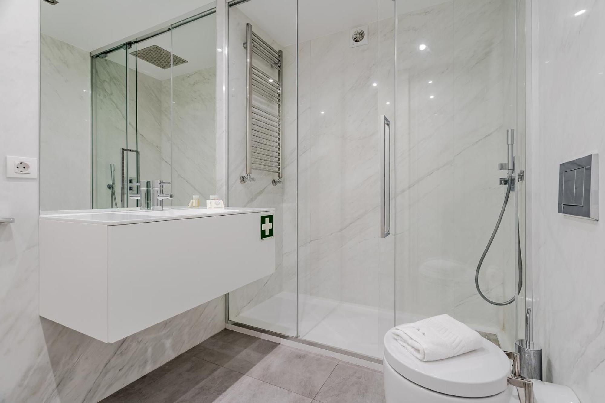 River Town View - Luxury Apartment With Jacuzzi On Terrace Viana do Castelo Exterior photo